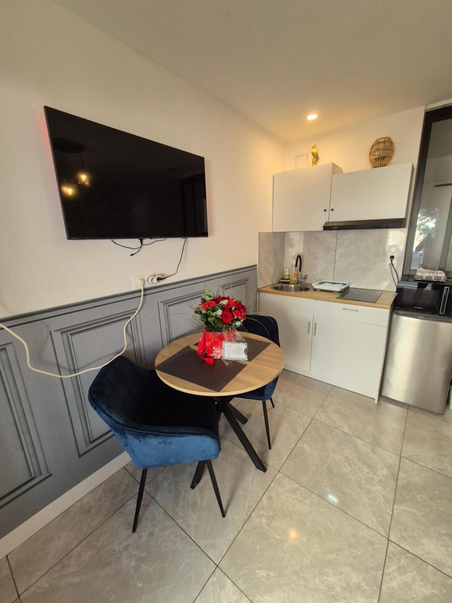 Le Nid Douillet Calme Proche Du Centre Parking Video Projecteur Apartment Брест Екстериор снимка